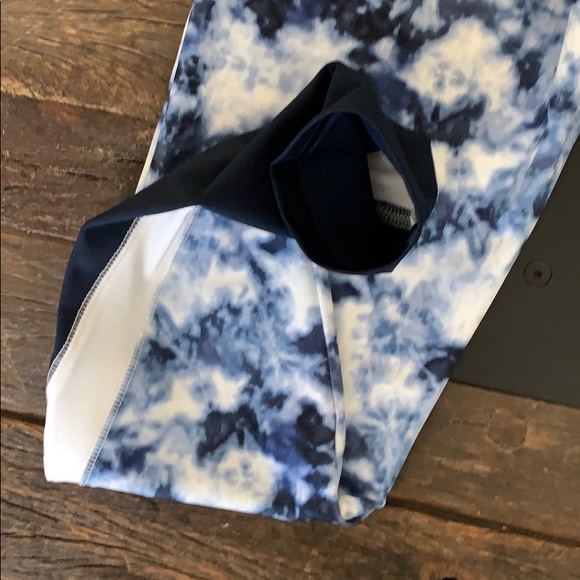 Hollister Yoga 🧘♀️ Workout Soft Leggings NWT - Picture 6 of 8